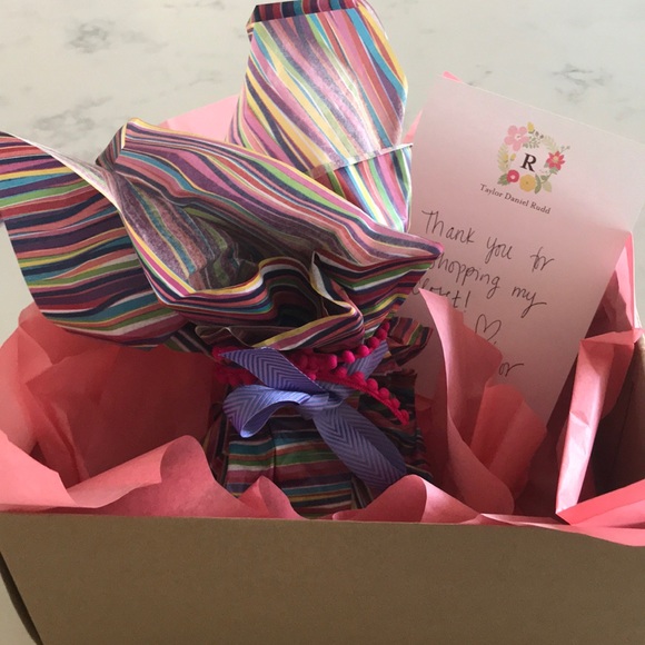 CLOSET CLEANOUT!! - Picture 2 of 4